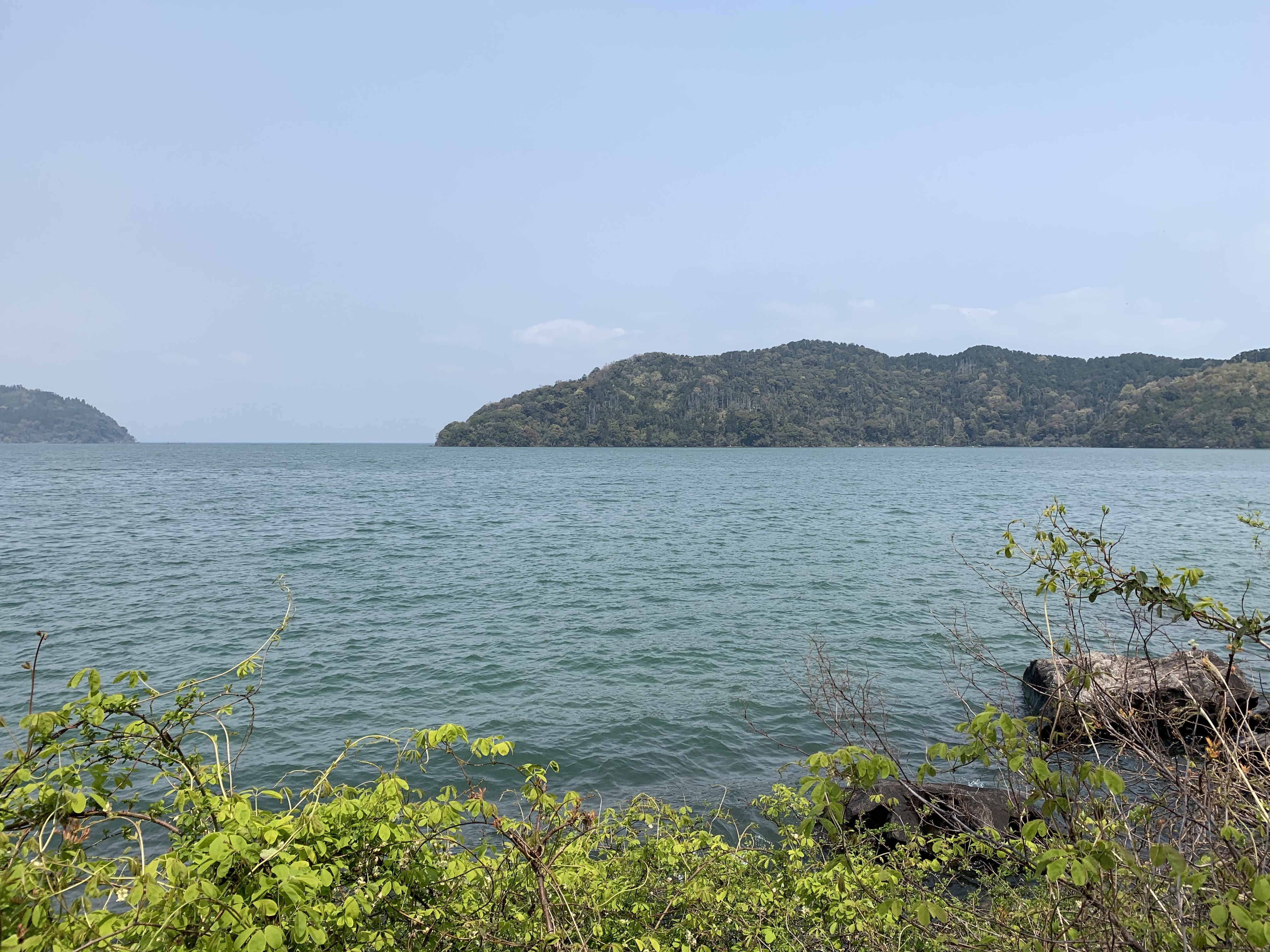 近江八幡休暇村前の琵琶湖