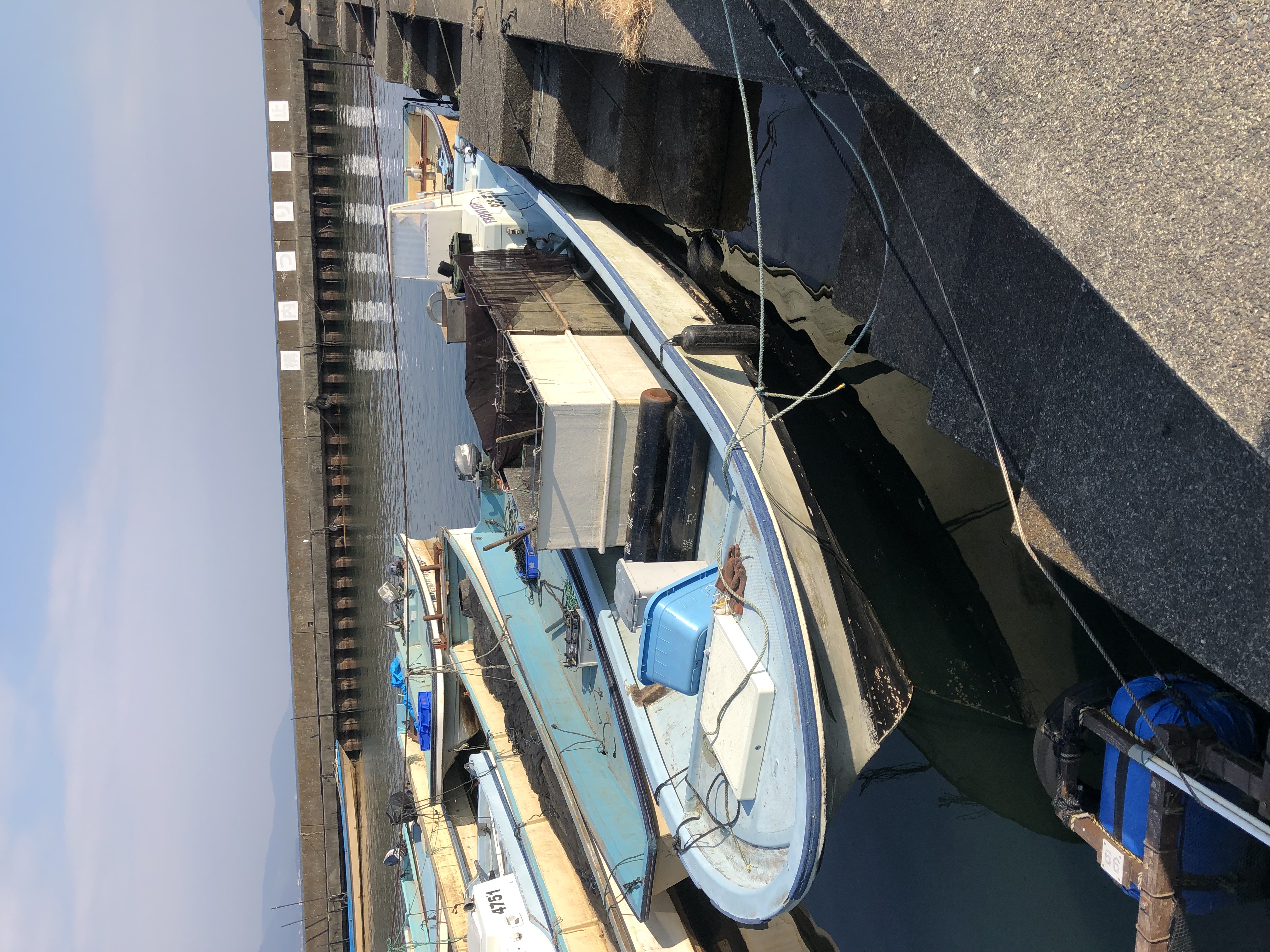 和邇漁港船